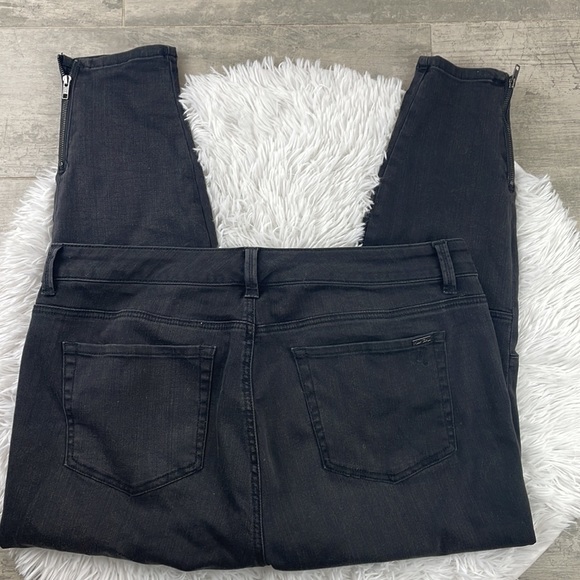 SEVEN7 MELISSA MCCARTHY Pencil faded black Moto Jeans. Size 18w - Picture 11 of 12